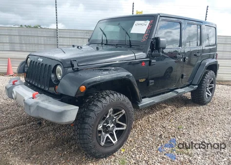 2013 Jeep Wrangler Unlimited Sahara z USA, uszkodzony, nr VIN 1C4BJWEG6DL602730